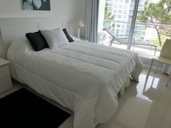 Moderno departamento en alquiler sobre Avenida Roosevelt.